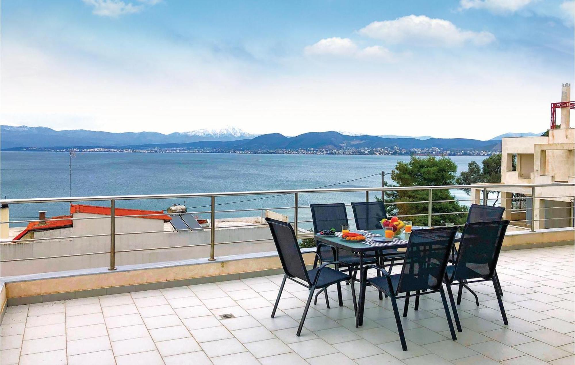 Amazing Home In Chalkida With Wifi Ngoại thất bức ảnh